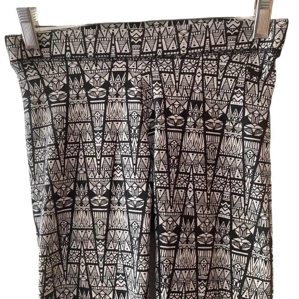 Pink by Victoria's Secret Womens Black and White Abstract Pattern Leggings Small - Picture 7 of 9
